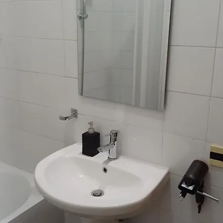 Appartement H24 *